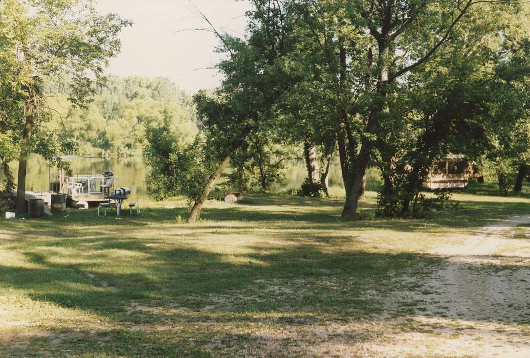 history of Iowa, Iowa History, picnic table, Lakes, Rivers, and Streams, Waverly, IA, cedar river, Iowa, boat, Waverly Public Library