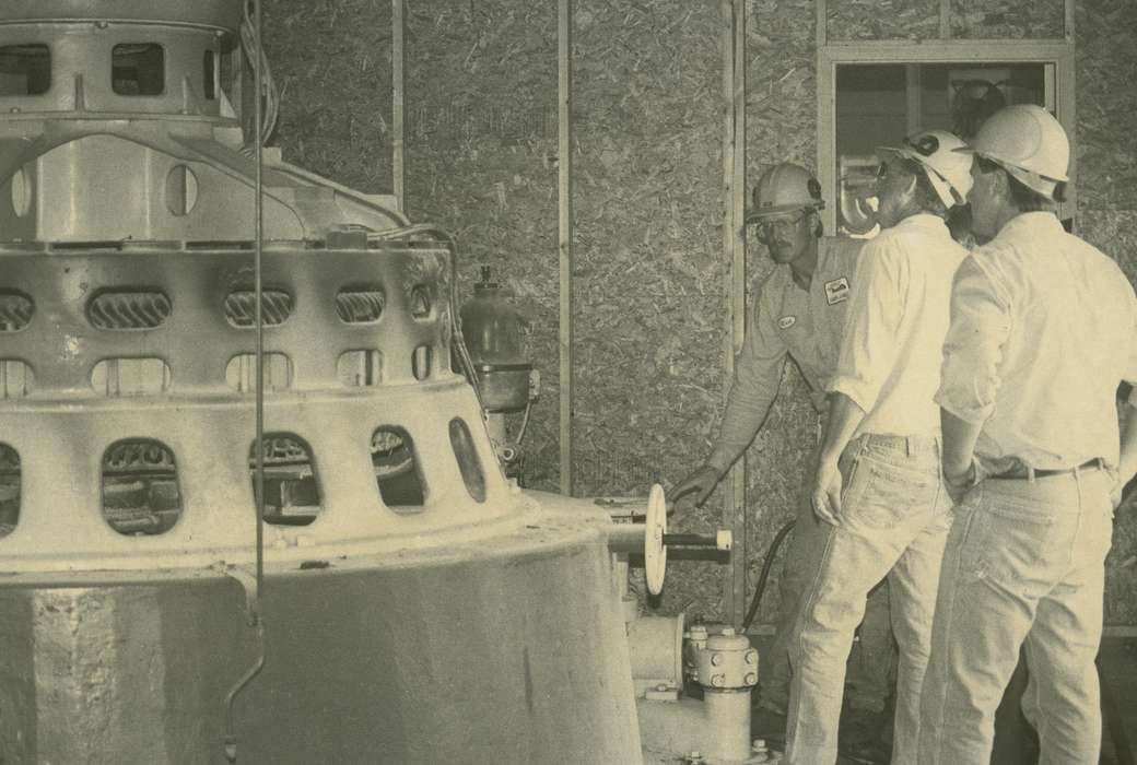 machinery, Labor and Occupations, Iowa History, Waverly Public Library, Iowa, history of Iowa, hard hat, workers, Businesses and Factories, Waverly, IA