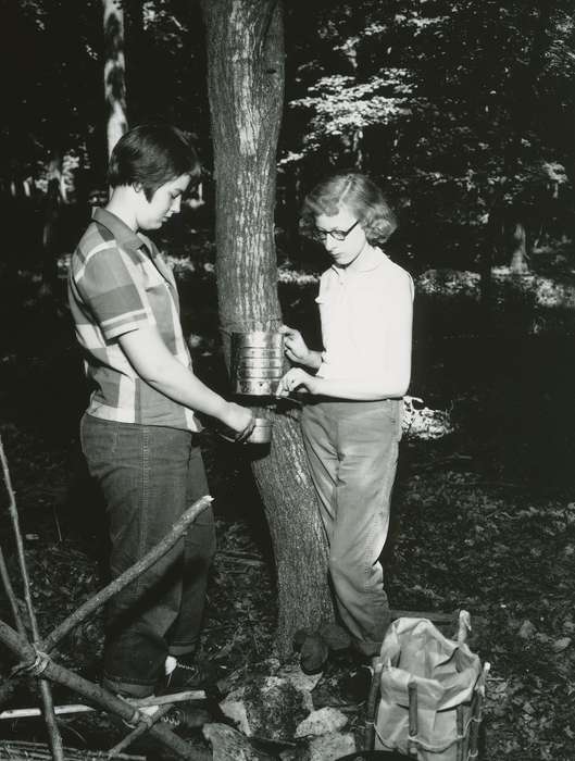 Children, history of Iowa, outdoors, Waverly Public Library, Iowa, Leisure, Outdoor Recreation, Iowa History, tree