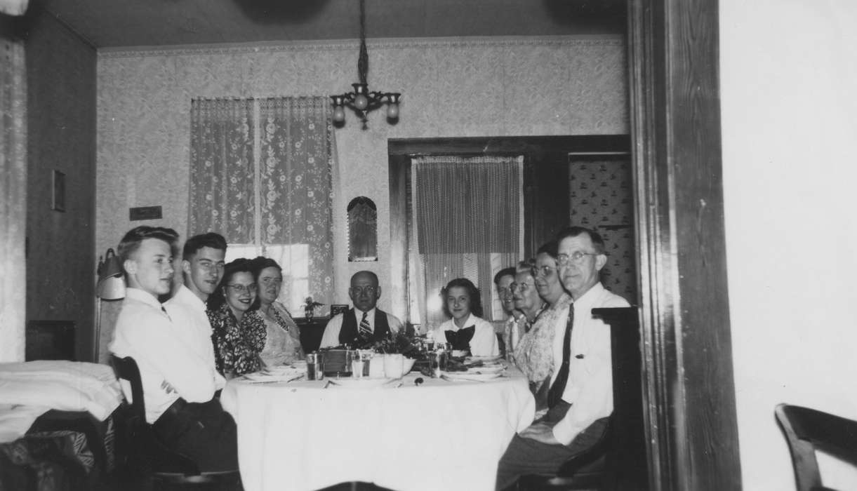 dining room, Homes, history of Iowa, Burlington, IA, Iowa, Food and Meals, table, Families, Busse, Victor, Iowa History, Portraits - Group, dinner