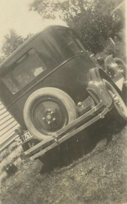 license plate, Cedar Falls, IA, Iowa History, history of Iowa, Motorized Vehicles, car, Iowa, Yezek, Peter