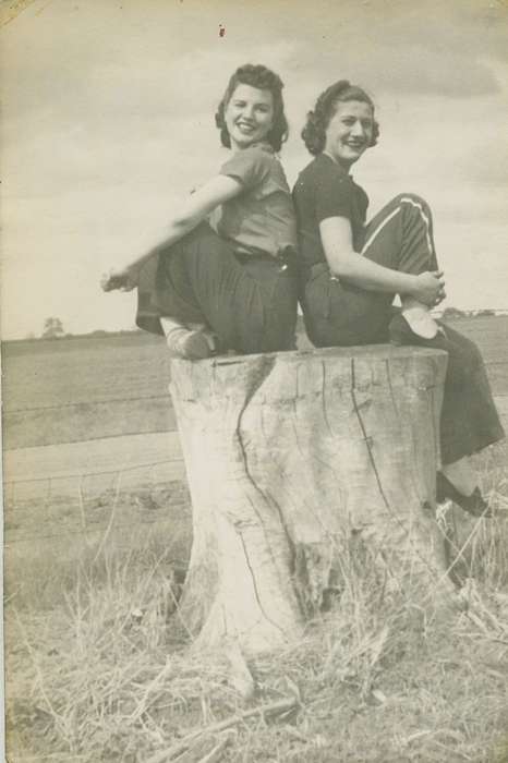 Portraits - Group, Campopiano Von Klimo, Melinda, history of Iowa, women, IA, Iowa History, smile, field, stump, Iowa, tree, Leisure