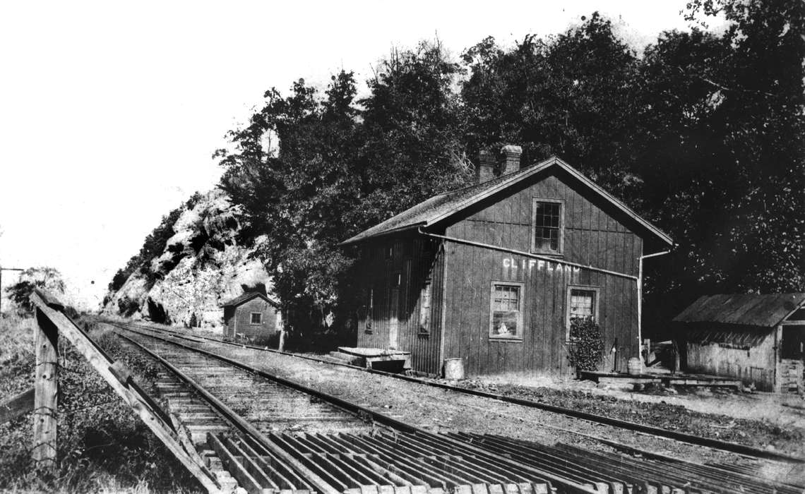 history of Iowa, Iowa History, Ottumwa, IA, Iowa, Lemberger, LeAnn, rail road, Train Stations