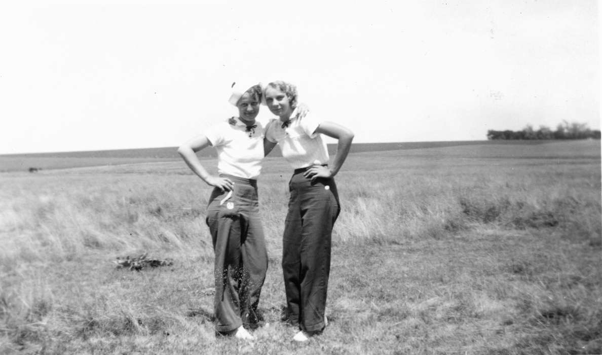 Portraits - Group, Iowa, Walker, Erik, sailor hat, field, Cedar Falls, IA, history of Iowa, Iowa History