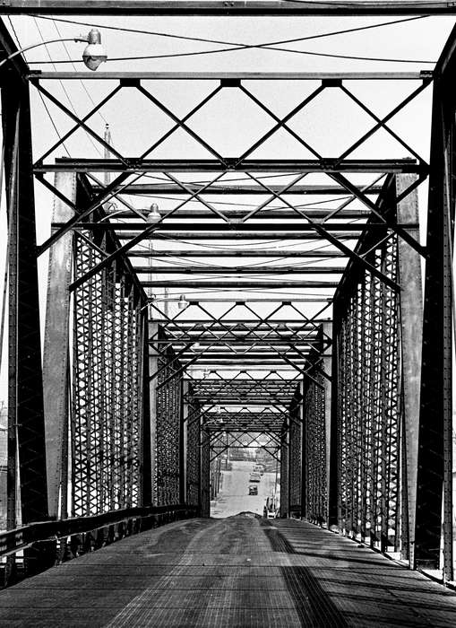 bridge, Iowa History, Ottumwa, IA, history of Iowa, Motorized Vehicles, Lakes, Rivers, and Streams, Iowa, Lemberger, LeAnn