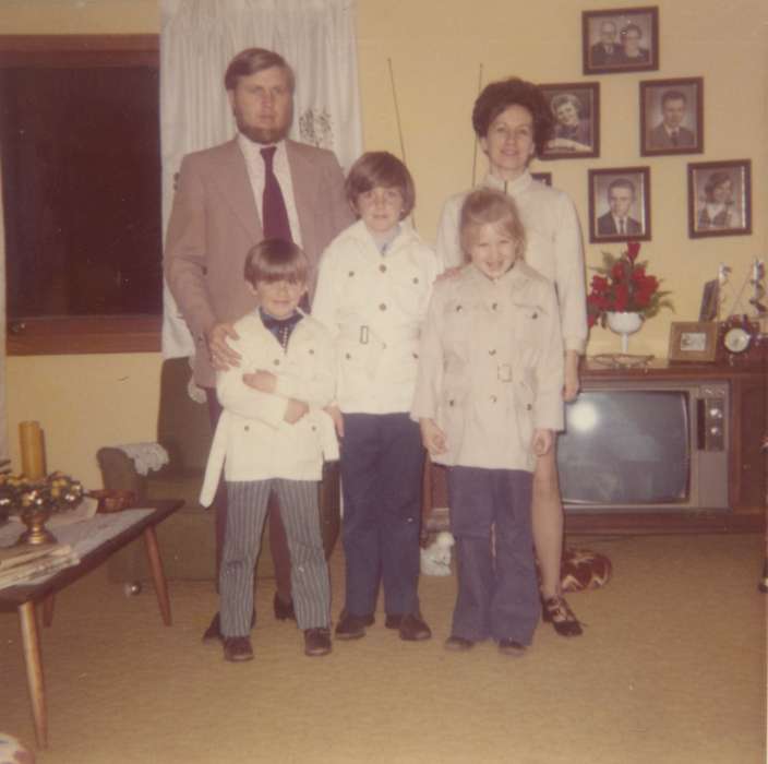 Portraits - Group, history of Iowa, Iowa History, Brooklyn, IA, Families, Tjemeland, Karen, Iowa, living room, Children, television, Homes, tv