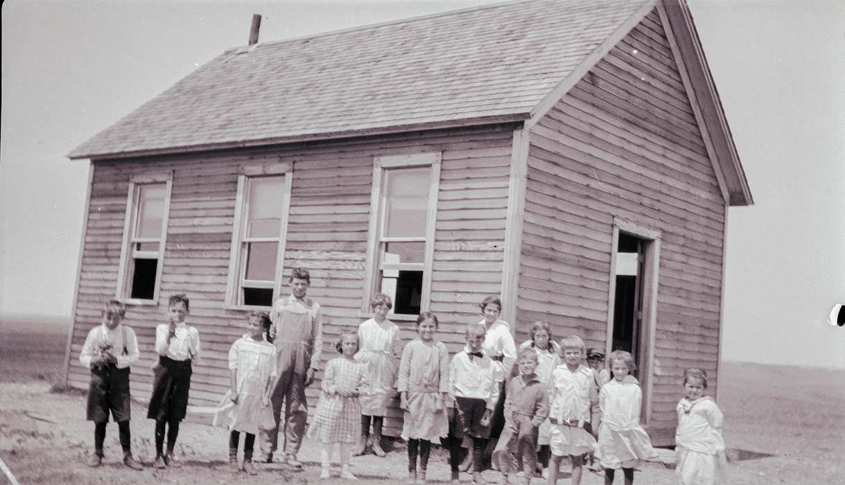 Portraits - Group, rural school, history of Iowa, Iowa History, University of Northern Iowa Museum, MT, Iowa, Schools and Education, Children