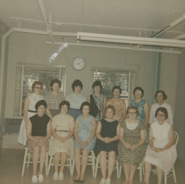 Portraits - Group, history of Iowa, Iowa History, woman, clock, large group picture, group, Spilman, Jessie Cudworth, Iowa, USA