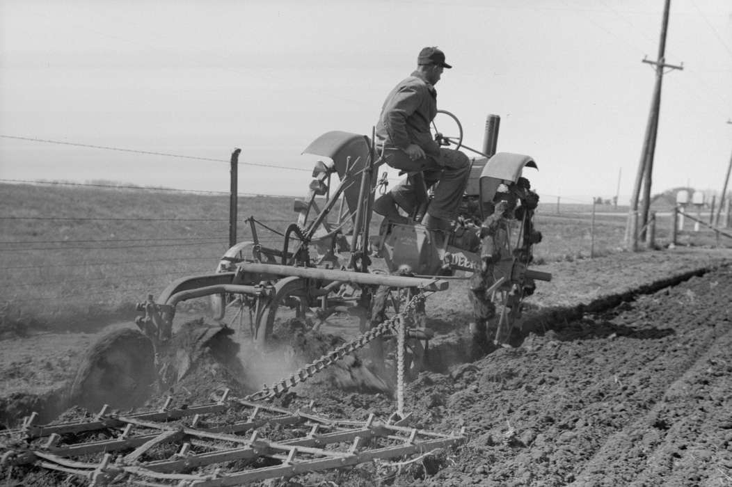 farmer, Farming Equipment, history of Iowa, Iowa History, Library of Congress, Motorized Vehicles, farmland, tractor, tiller, Iowa, Labor and Occupations