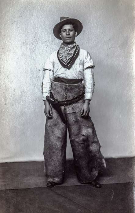 bandana, Iowa, hat, Portraits - Individual, gun, Anamosa, IA, Anamosa Library & Learning Center, history of Iowa, chaps, Iowa History