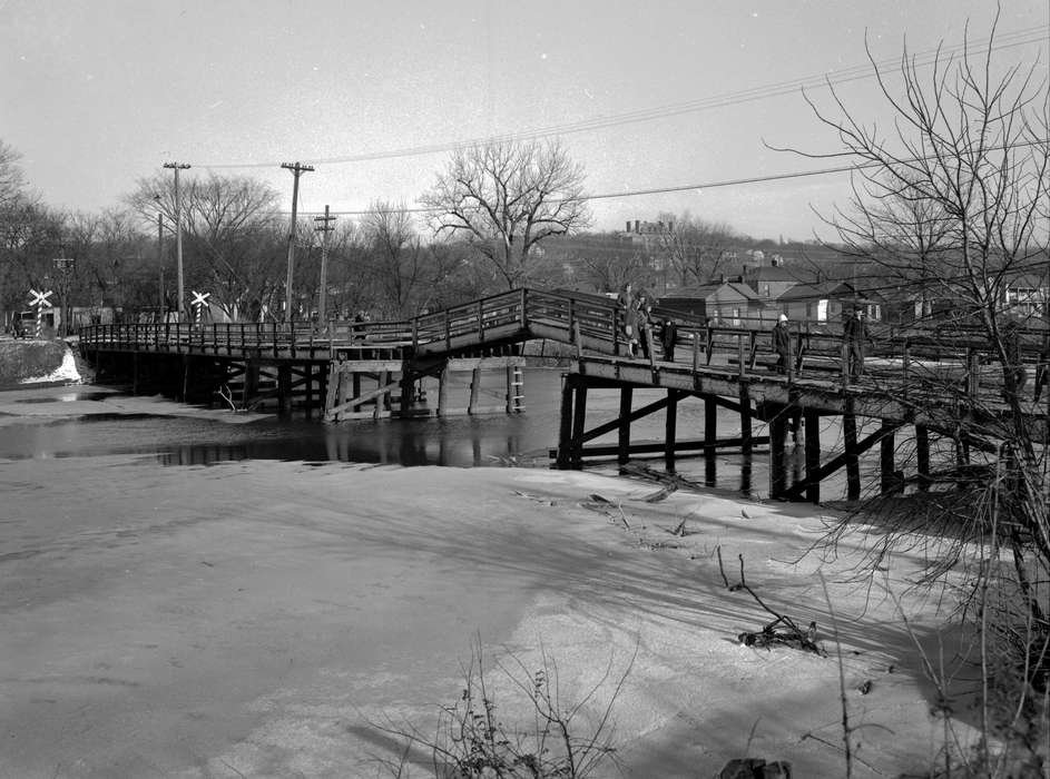 water, history of Iowa, Iowa History, Ottumwa, IA, Iowa, Lemberger, LeAnn, Lakes, Rivers, and Streams