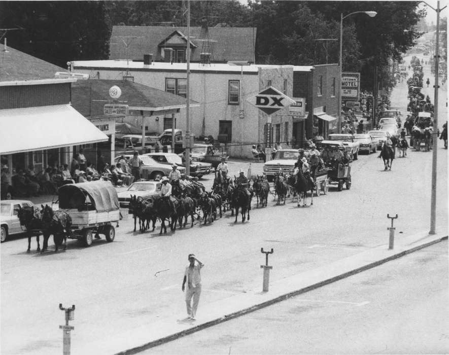 main street, Iowa, Dewar, IA, Fairs and Festivals, horse, car, Waytenick, Dave and Karen, history of Iowa, Iowa History, wagon