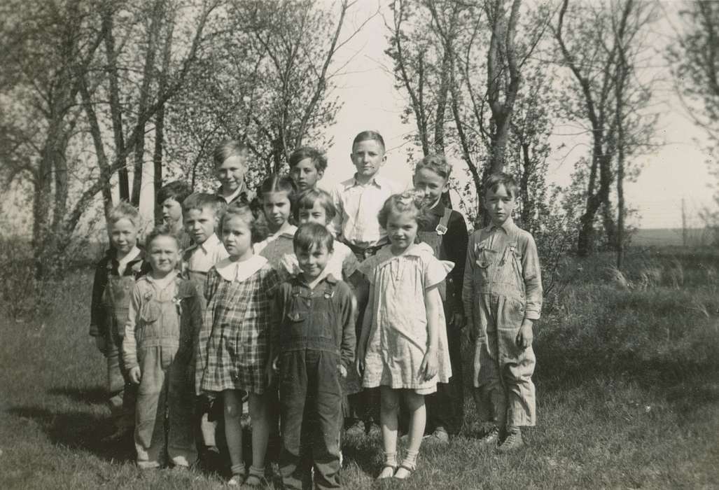 Portraits - Group, Iowa History, Iowa, trees, IA, Hansen, Viola, Children, history of Iowa