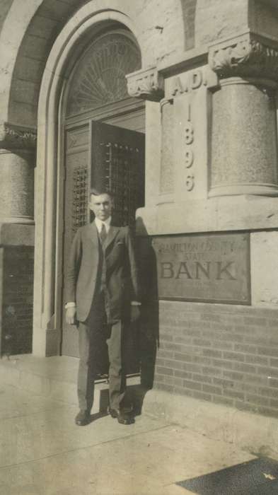 history of Iowa, Portraits - Individual, Iowa History, Webster City, IA, Businesses and Factories, Iowa, banker, Labor and Occupations, McMurray, Doug, suit, bank