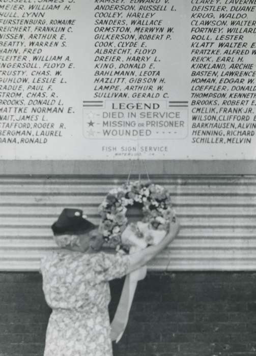 Waverly, IA, history of Iowa, wreath, Iowa, Cities and Towns, courthouse, sign, Waverly Public Library, Military and Veterans, Iowa History, woman