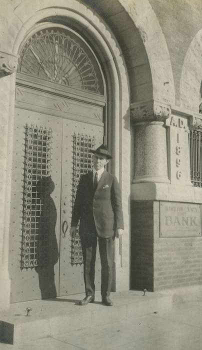 history of Iowa, Portraits - Individual, Iowa History, Webster City, IA, Businesses and Factories, Iowa, banker, Labor and Occupations, McMurray, Doug, bank