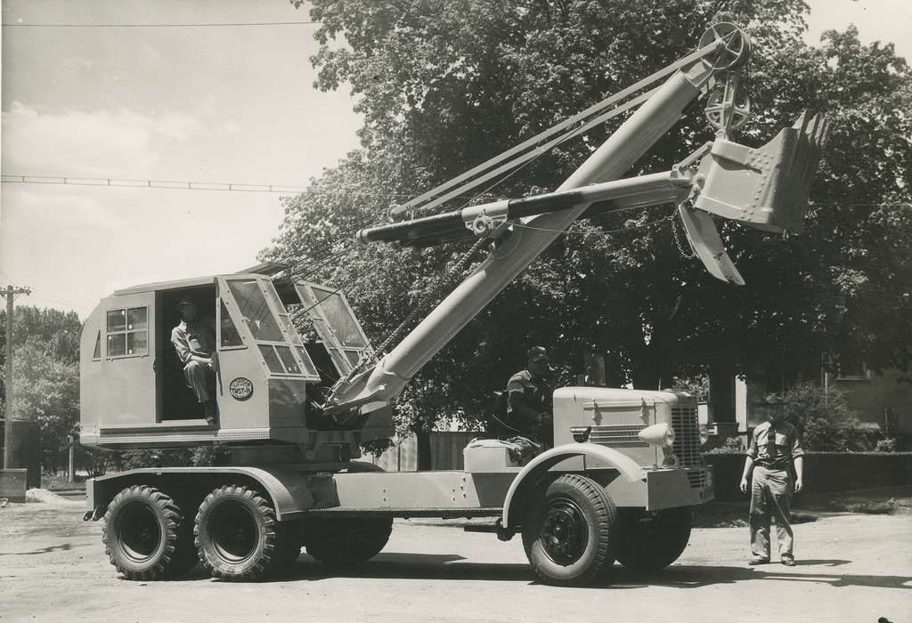 heavy machinery, history of Iowa, Iowa History, Motorized Vehicles, Waverly, IA, Iowa, correct date needed, Waverly Public Library, Labor and Occupations