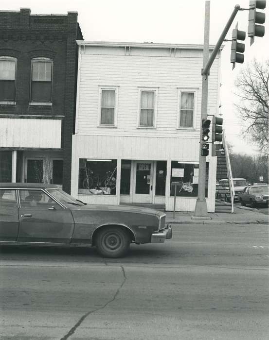 history of Iowa, storefront, business, Iowa, car, intersection, correct date needed, Businesses and Factories, traffic light, Waverly Public Library, Iowa History