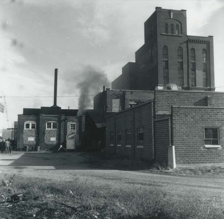 history of Iowa, brick building, Main Streets & Town Squares, Iowa, demolition, main street, Businesses and Factories, Waverly Public Library, Iowa History