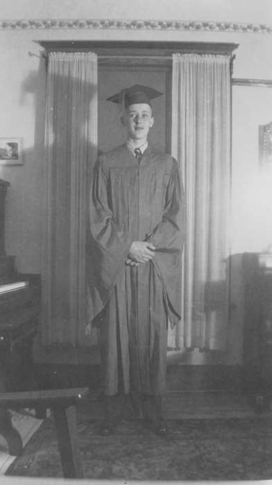 Burlington, IA, history of Iowa, Iowa History, Busse, Victor, graduation, Iowa, Schools and Education, Homes, graduate, Portraits - Individual