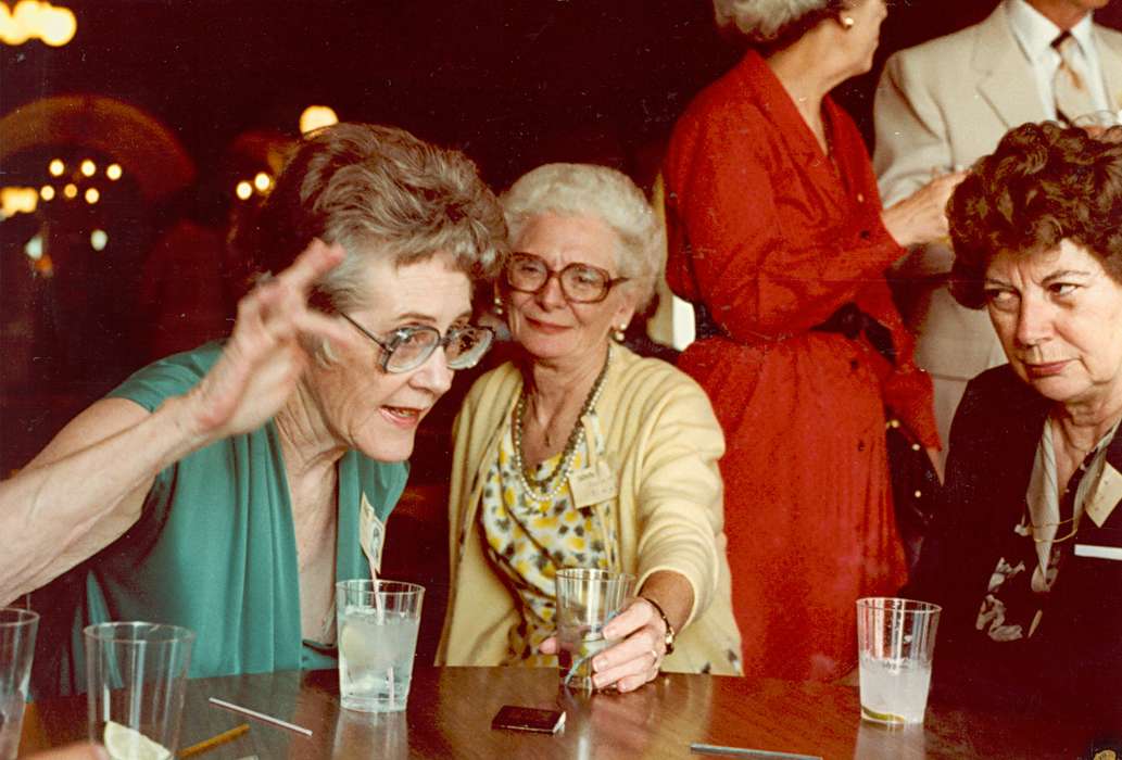 Portraits - Group, glare, Iowa, reunion, Webster City, IA, Iowa History, Curtis, Leonard, history of Iowa, women, drinks, glasses