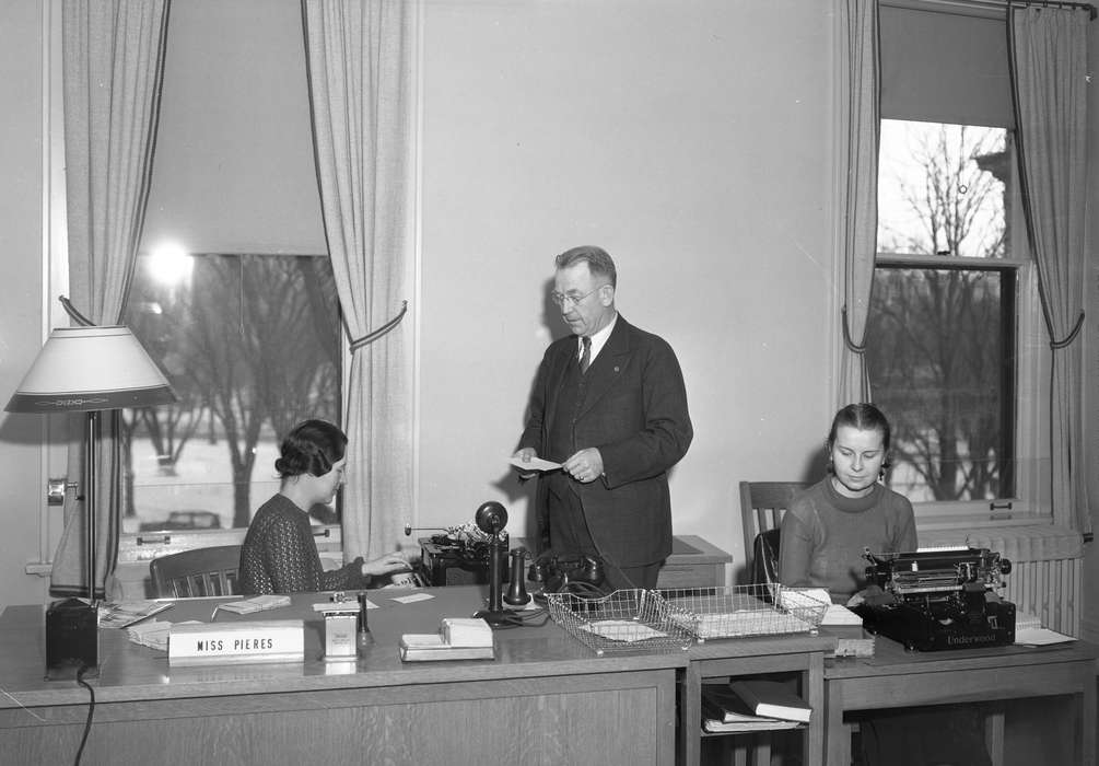 telephone, Cedar Falls, IA, history of Iowa, Iowa History, uni, iowa state teachers college, UNI Special Collections & University Archives, office, Iowa, lamp, Schools and Education, typewriter, curtain, university of northern iowa, Labor and Occupations