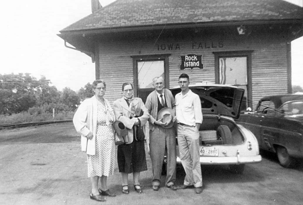 Portraits - Group, Travel, railway, Iowa Falls, IA, history of Iowa, Iowa History, rock island, Families, station, rock island railroad, railroad, depot, Iowa, Train Stations, Curtis, Leonard