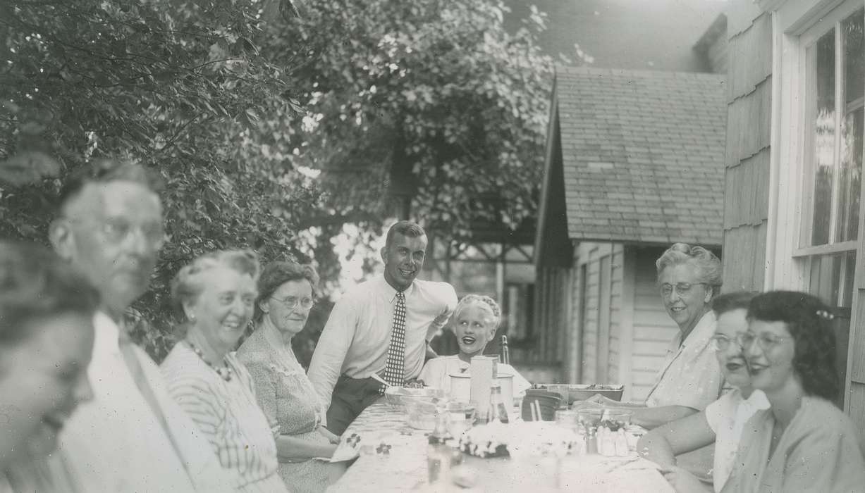 Portraits - Group, Food and Meals, Iowa, meal, generations, Webster City, IA, McMurray, Doug, celebration, Families, Children, tie, party, history of Iowa, birthday, Iowa History