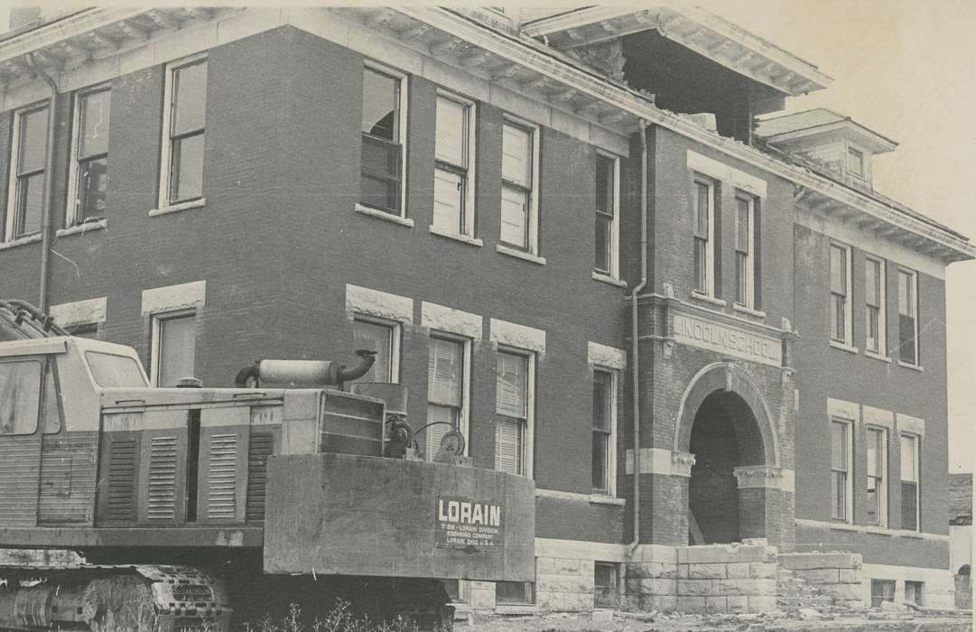 history of Iowa, Iowa History, lincoln school, Iowa, Schools and Education, demolition, school, Waverly Public Library