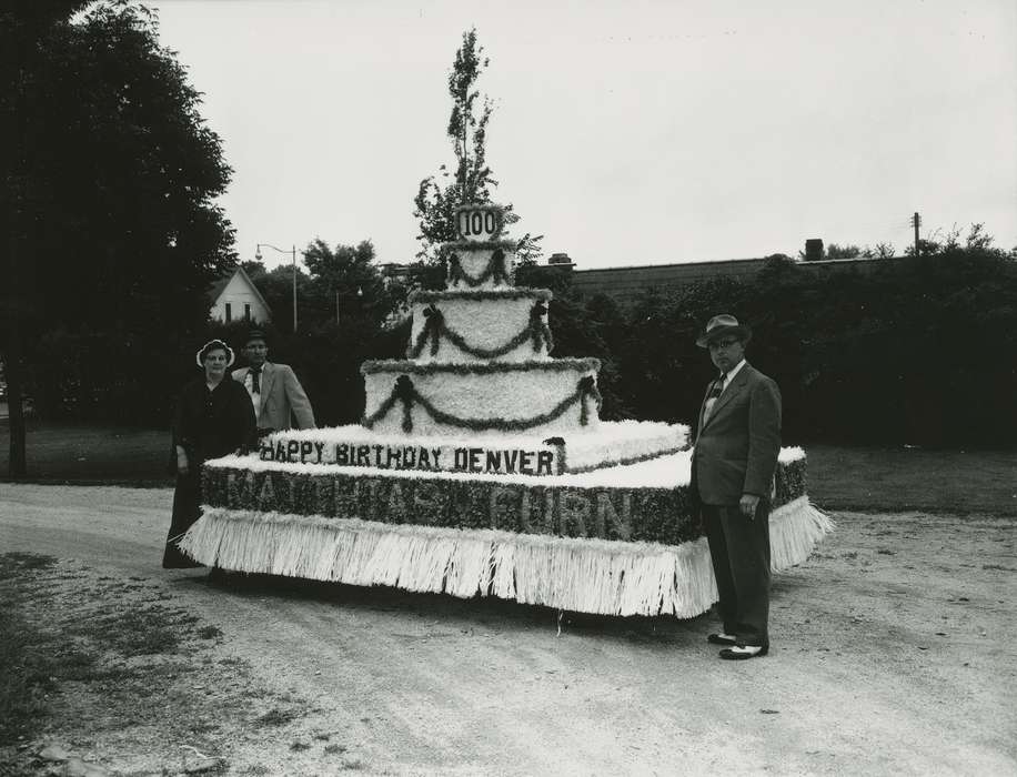 history of Iowa, Entertainment, Portraits - Group, Waverly Public Library, bonnet, Iowa, suit, parade float, costume, Iowa History, bow tie