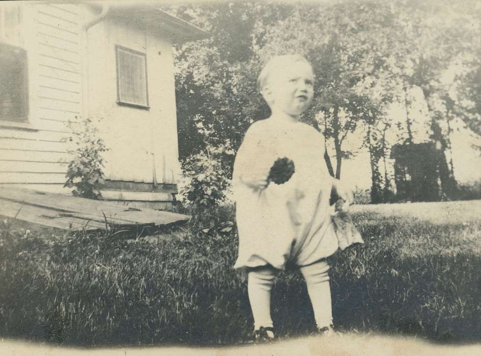 carnation, Portraits - Individual, Iowa History, Iowa, baby, IA, Neessen, Ben, flower, Children, history of Iowa