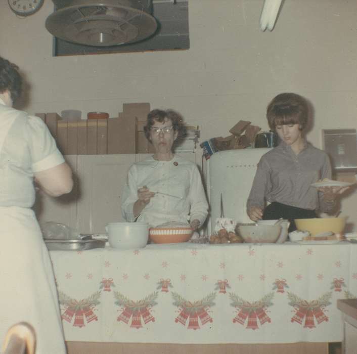 history of Iowa, table cloth, food, meal, potluck, Iowa, Food and Meals, USA, Spilman, Jessie Cudworth, Iowa History