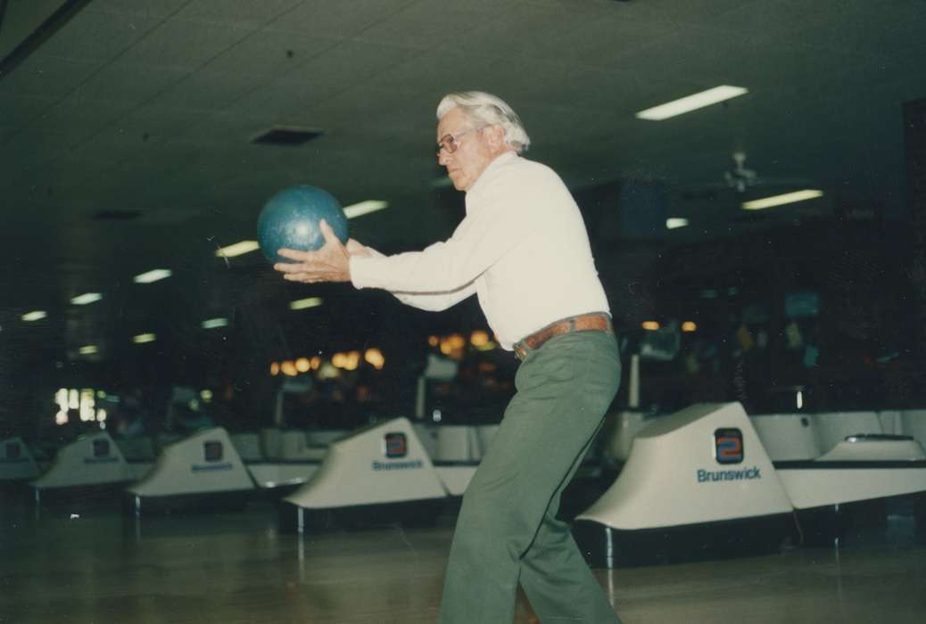 history of Iowa, Iowa History, IA, Iowa, Faris, Adam, Leisure, bowling