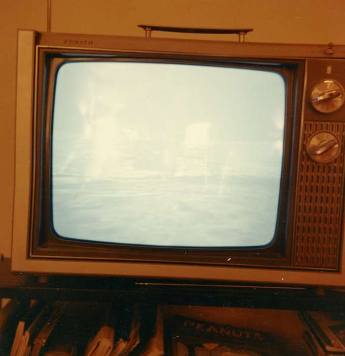 moon landing, Homes, history of Iowa, Iowa History, moon, Iowa, Cedar Rapids, IA, television, zenith, Karns, Mike, tv, Leisure