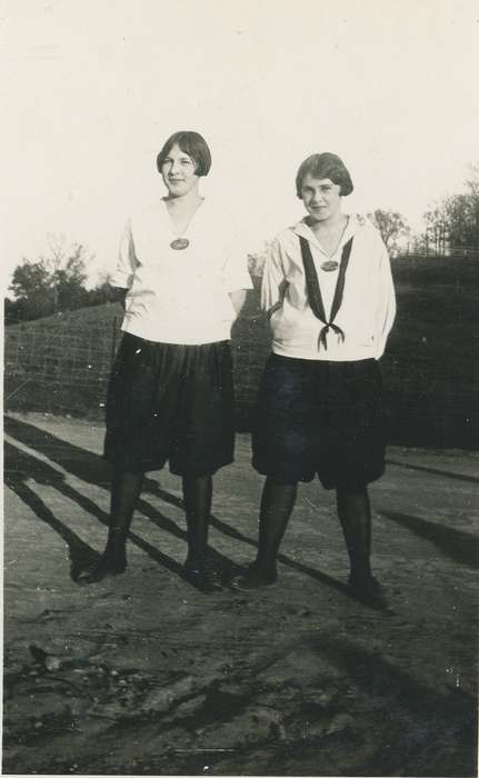 Portraits - Group, women's sports, Cedar Falls, IA, women, history of Iowa, University of Northern Iowa Museum, Iowa History, uni, iowa state teachers college, college sports, fashion, Iowa, Schools and Education, Sports, university of northern iowa