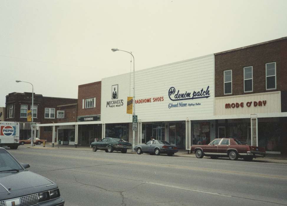 mainstreet, Main Streets & Town Squares, history of Iowa, Iowa History, Motorized Vehicles, Businesses and Factories, Iowa, Cities and Towns, store front, Waverly Public Library