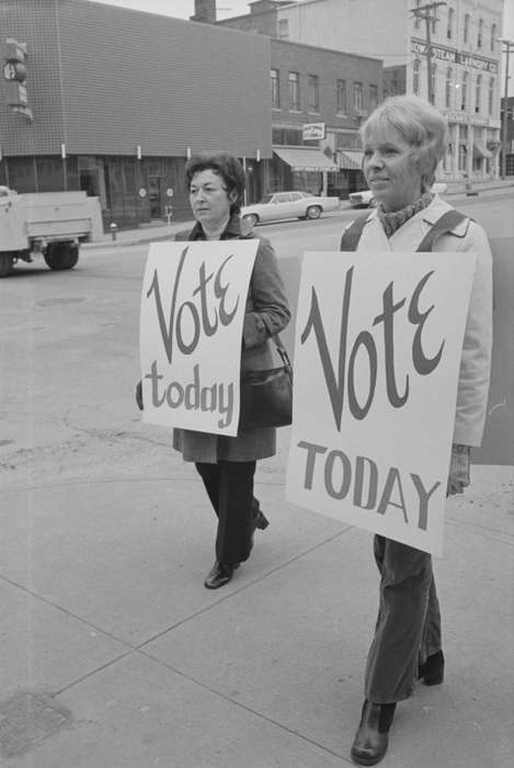 Cities and Towns, Iowa History, Iowa, Civic Engagement, vote, Lemberger, LeAnn, Ottumwa, IA, march, history of Iowa, sign