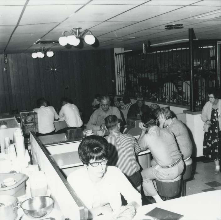 men, history of Iowa, women, Iowa History, cafe, Iowa, Food and Meals, Waverly Public Library