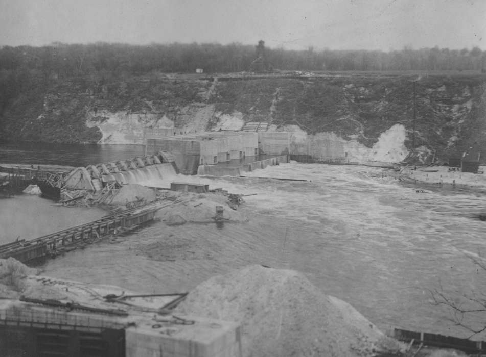 history of Iowa, Iowa History, IA, Businesses and Factories, Lakes, Rivers, and Streams, Iowa, King, Tom and Kay, dam
