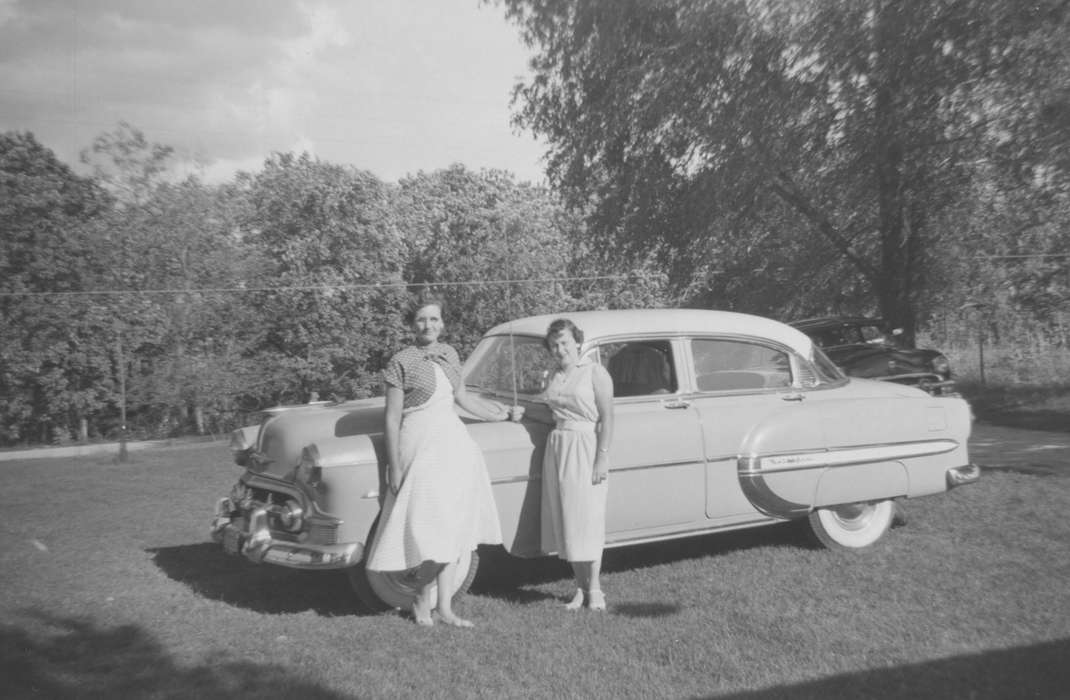 Motorized Vehicles, Iowa History, Iowa, history of Iowa, Portraits - Group, car, Morning Sun, IA, Busse, Victor