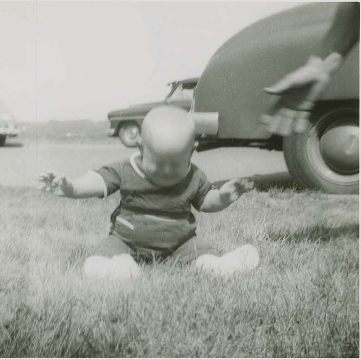 history of Iowa, Iowa History, IA, car, Johnson-Hingstrum, Kris, Iowa, cry, Children, baby, Portraits - Individual