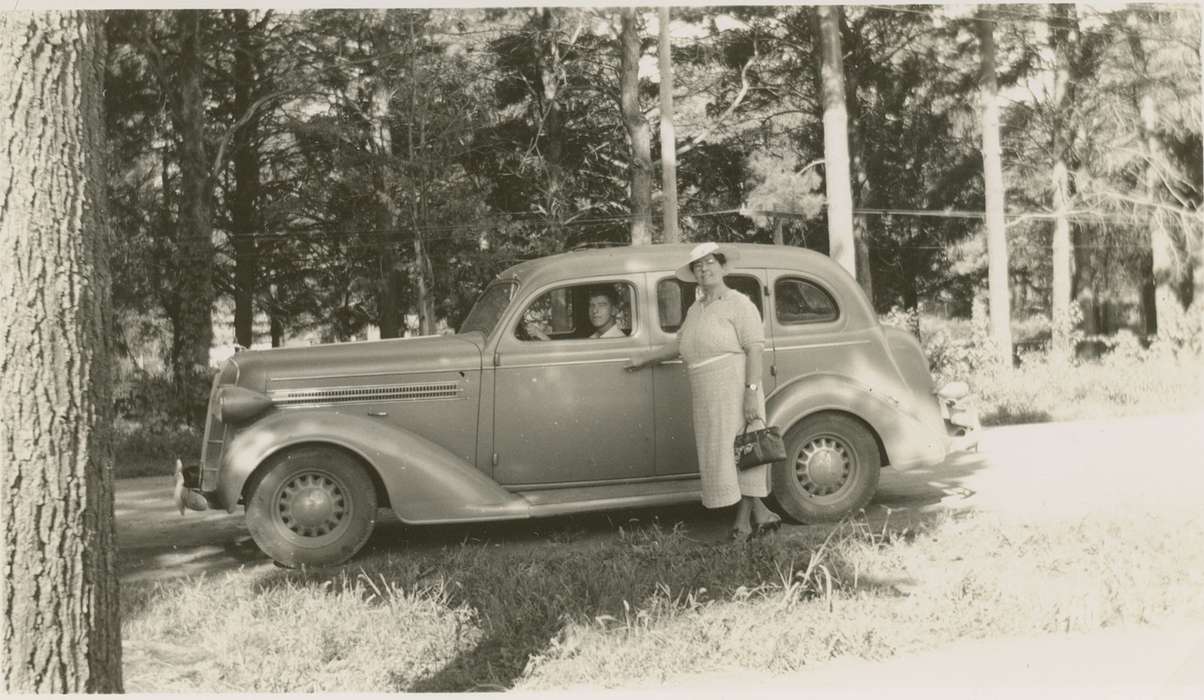 history of Iowa, Motorized Vehicles, Liekweg, Amy, Iowa, Portraits - Group, car, Iowa History, Smithland, IA, Leisure