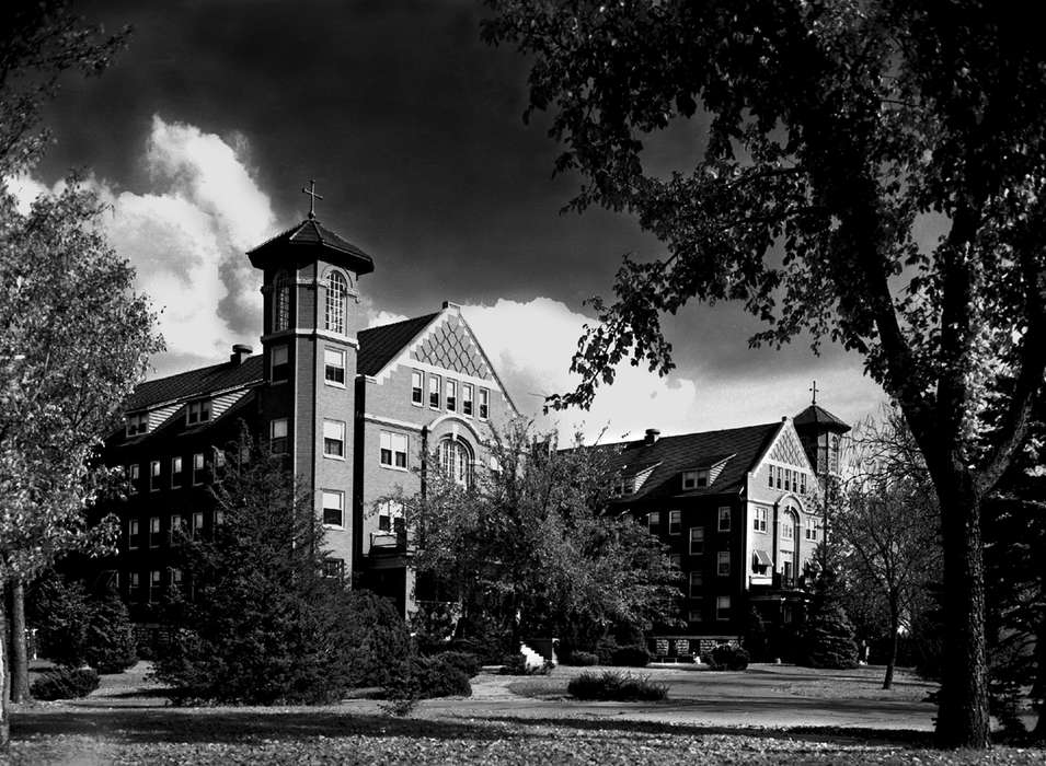 Lemberger, LeAnn, Cities and Towns, cloud, chapel, Iowa History, Iowa, yard, history of Iowa, Religious Structures, Schools and Education, cross, Ottumwa, IA, college, tree