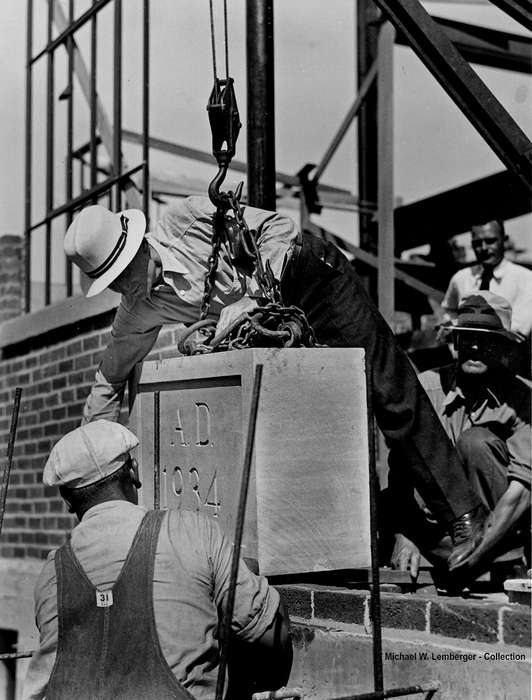 construction, Ottumwa, IA, construction crew, history of Iowa, Lemberger, LeAnn, Iowa, Cities and Towns, Businesses and Factories, Labor and Occupations, Iowa History