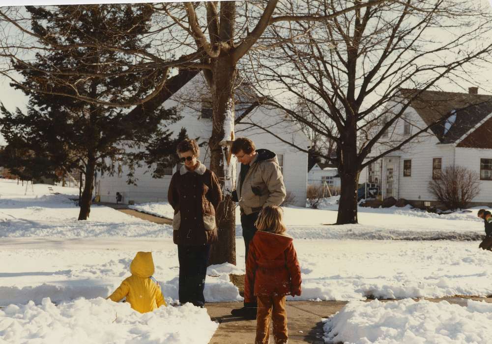neighborhood, history of Iowa, Iowa History, Families, Winter, Reinbeck, IA, coat, Iowa, Cities and Towns, snow, tree, Children, East, Lindsey
