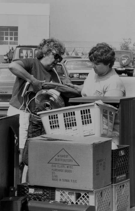Cedar Falls, IA, history of Iowa, luggage, Iowa History, Families, uni, Motorized Vehicles, parking lot, UNI Special Collections & University Archives, crate, sunglasses, Iowa, Schools and Education, box, university of northern iowa, laundry basket