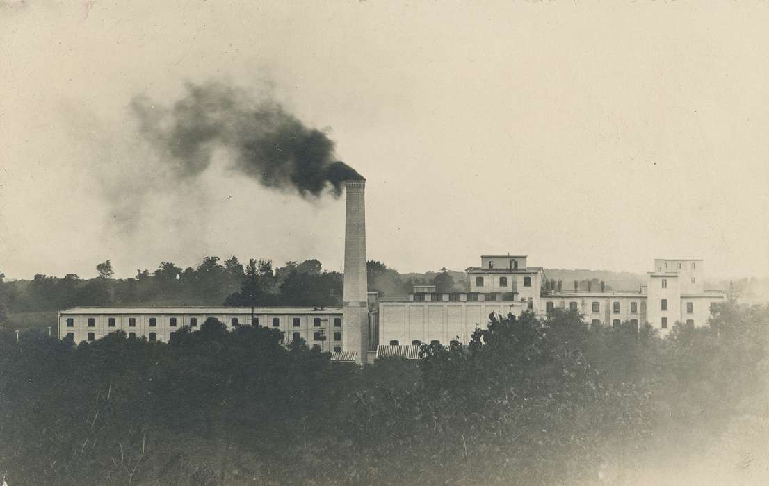 smoke, history of Iowa, Iowa History, Businesses and Factories, Waverly, IA, Iowa, Landscapes, sugar factory, Waverly Public Library
