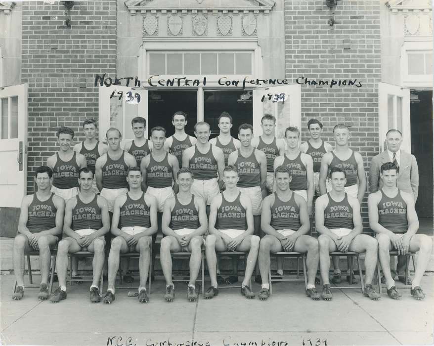 history of Iowa, college sports, Portraits - Group, track and field, Iowa, university of northern iowa, portrait, uni, iowa state teachers college, Iowa History, Schools and Education, Sports, University of Northern Iowa Museum, Cedar Falls, IA