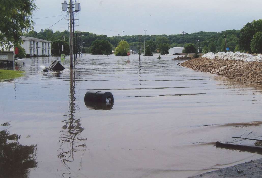 water, Iowa, dam, trash, telephone pole, Homes, apartment, Lakes, Rivers, and Streams, Anamosa, IA, Hatcher, Cecilia, history of Iowa, disaster, Floods, Iowa History