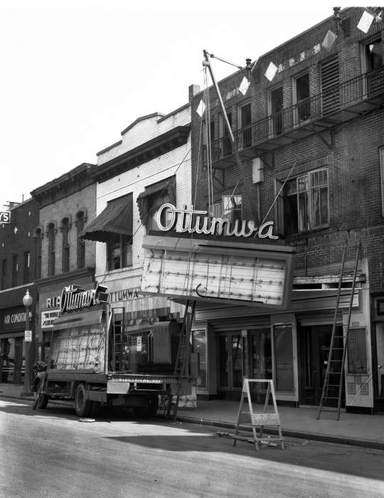 history of Iowa, Iowa History, Ottumwa, IA, Entertainment, Lemberger, LeAnn, theatre, movie theater, Iowa, Cities and Towns, sign, construction